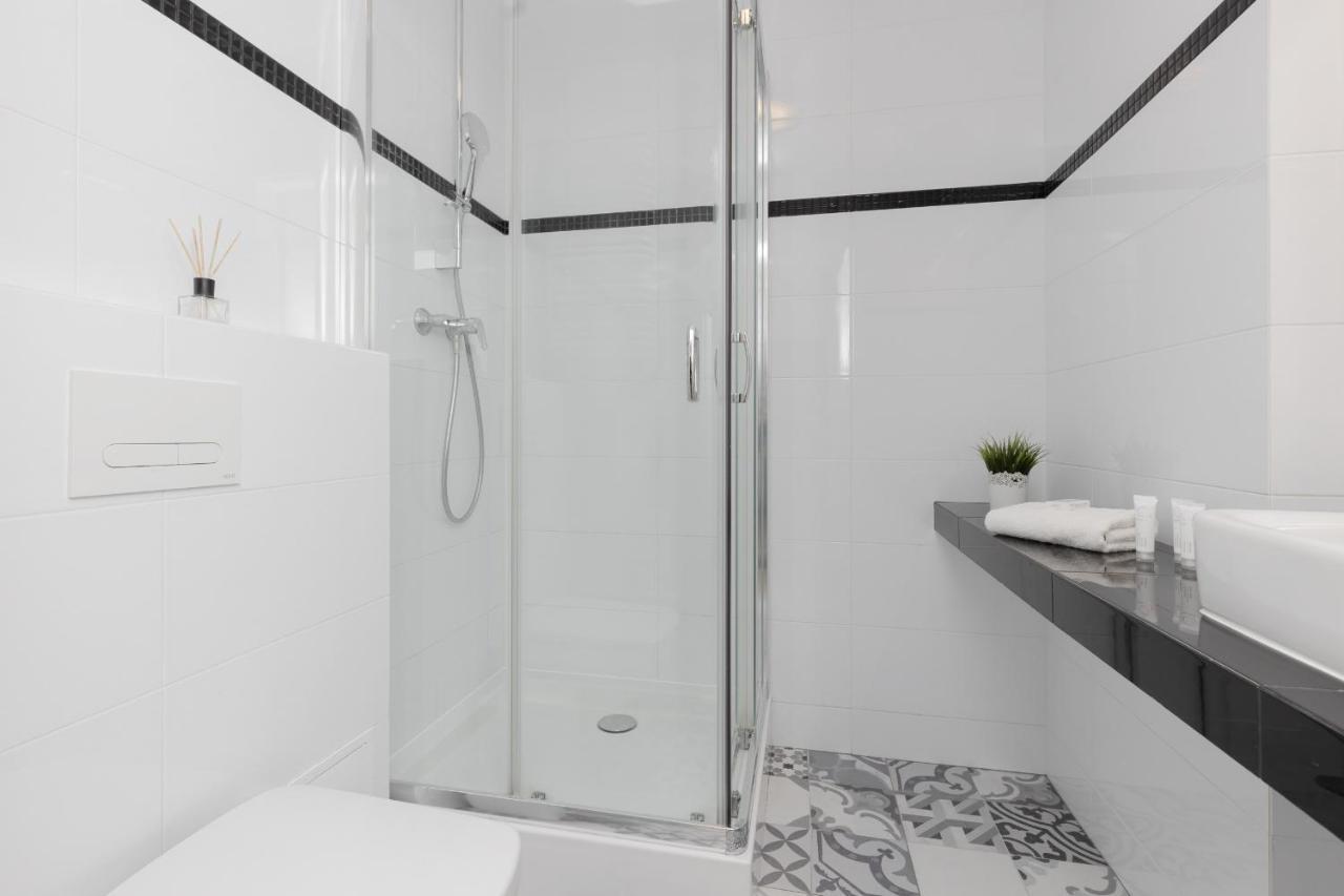 Old Town Spacious Apartment Bonifraterska By Renters Varsovia Exterior foto