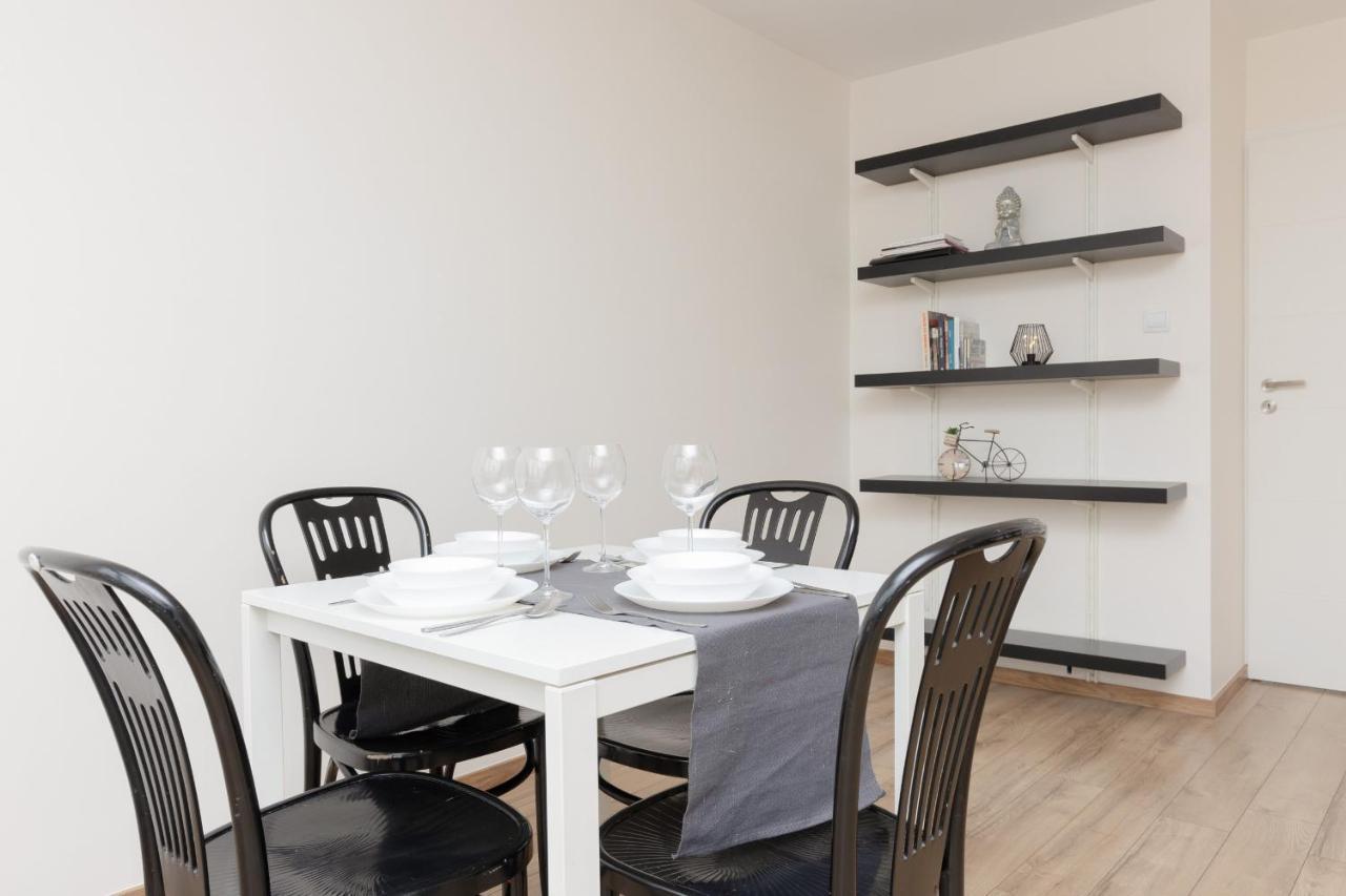Old Town Spacious Apartment Bonifraterska By Renters Varsovia Exterior foto